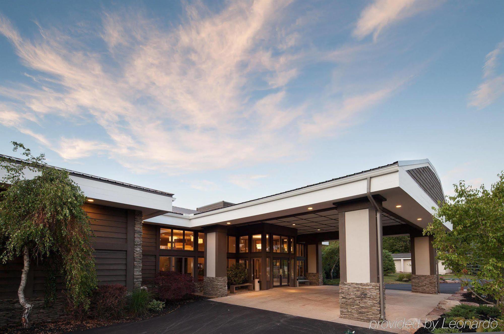 Ramada By Wyndham Rock Hill At Sullivan Center Extérieur photo
