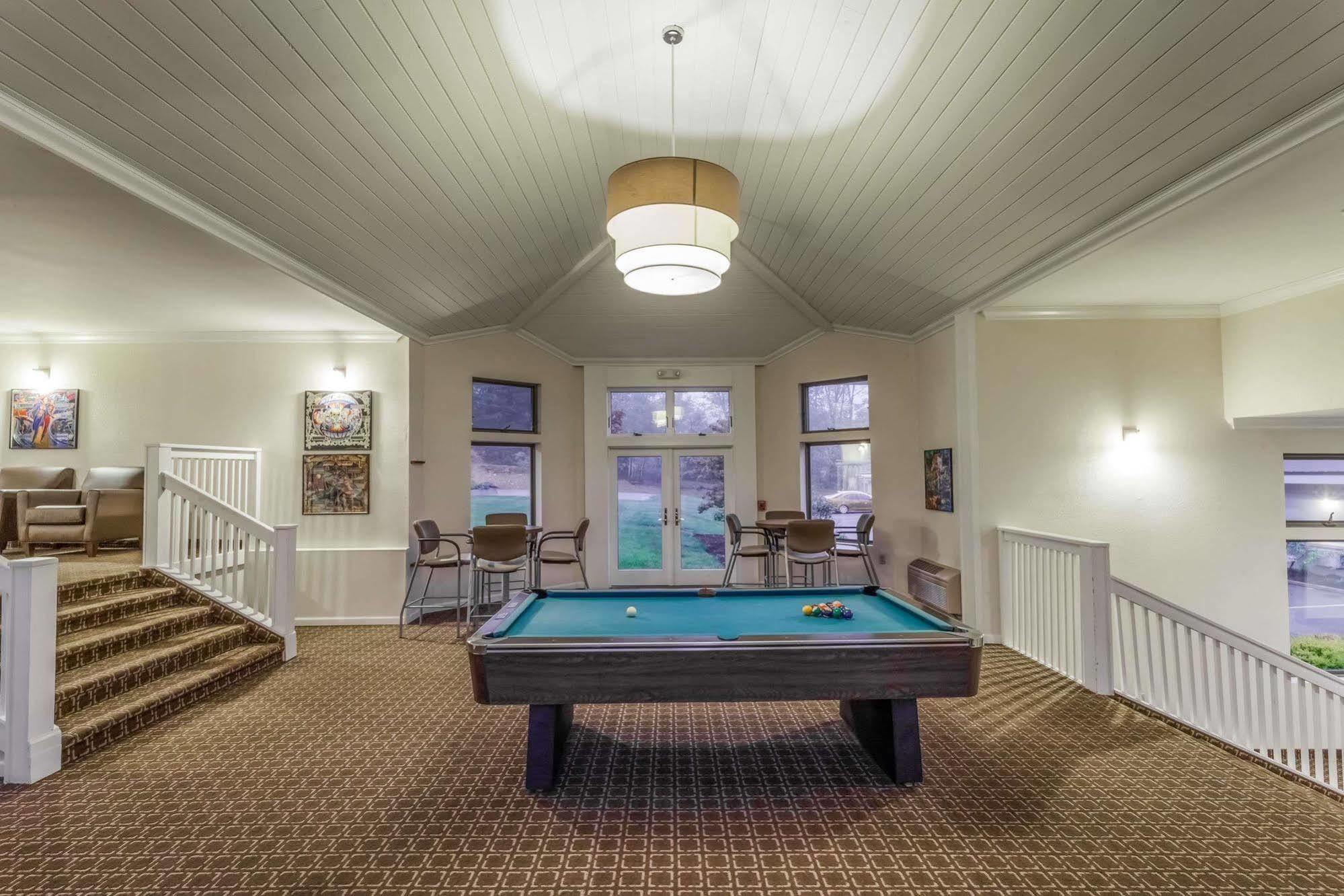 Ramada By Wyndham Rock Hill At Sullivan Center Extérieur photo