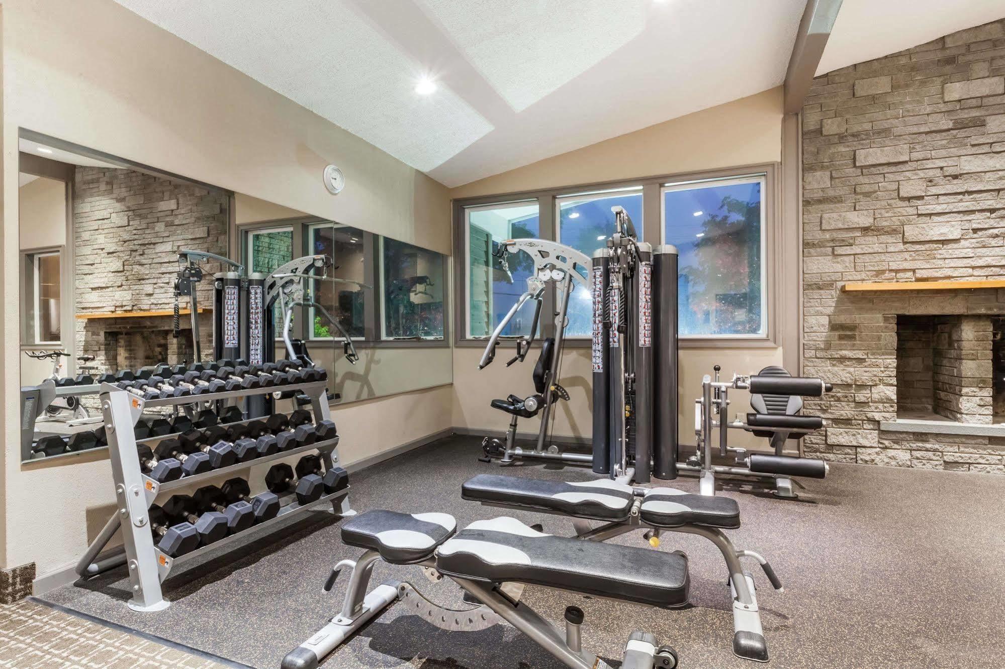 Ramada By Wyndham Rock Hill At Sullivan Center Extérieur photo