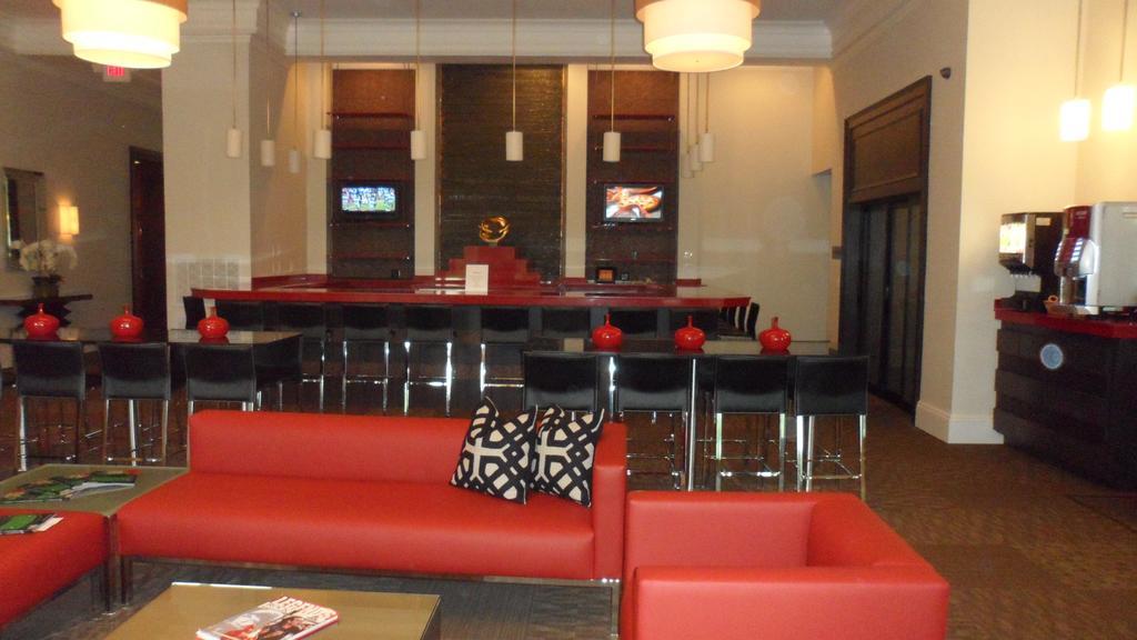 Ramada By Wyndham Rock Hill At Sullivan Center Extérieur photo